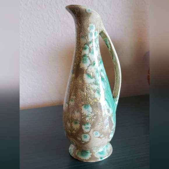 Vintage Cream & Green Mottled Hand Glazed Mid-Century Modern 70s Pre-formed Vase - Picture 1 of 8